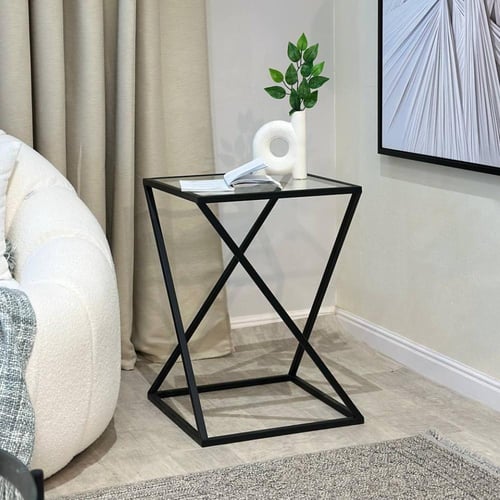 زاوية جانبية زجاجية – تصميم هندسي بإطار حديد أسود...