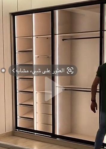 تفصيل خاص ، دولاب ملابس