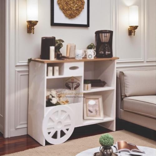 ركن كافي مربع مع شكل عجله