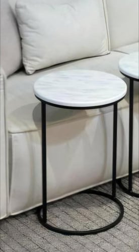 طاولة جانبية دائرية – تصميم رخامي بإطار معدني أسود...
