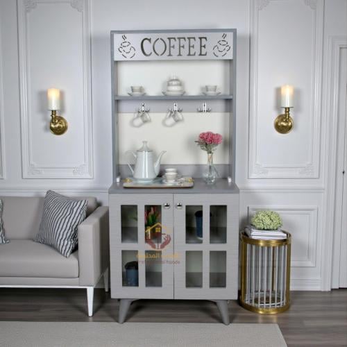 ركن كوفي تصميم أنيق بابين زجاج شفاف مع رفوف لون رم...