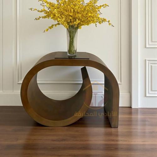 مدخل كونسول خشب MDF منحني – تصميم فني يضفي حركة وأ...