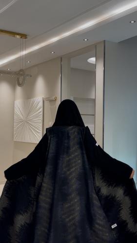 عباية مشاعل.