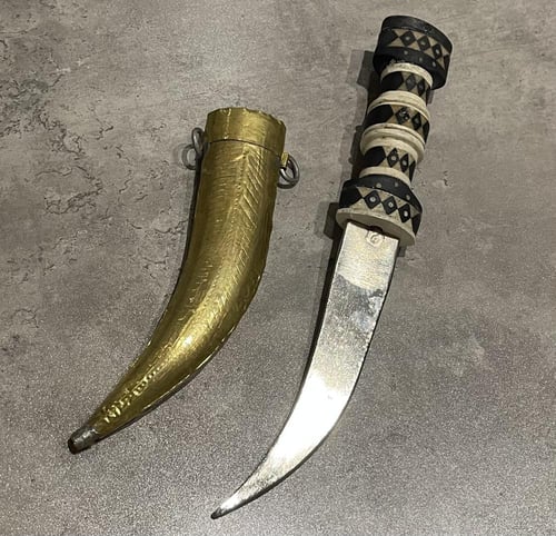 خنجر مجدلاني - وسط