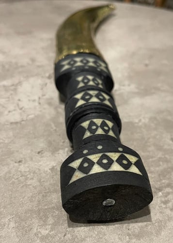 خنجر مجدلاني - وسط