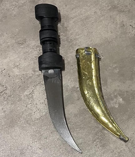 خنجر مجدلاني - وسط