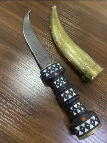 خنجر مجدلاني - وسط