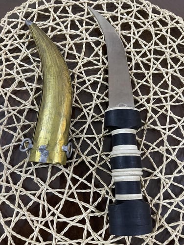 خنجر مجدلاني - وسط