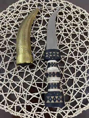 خنجر مجدلاني - وسط