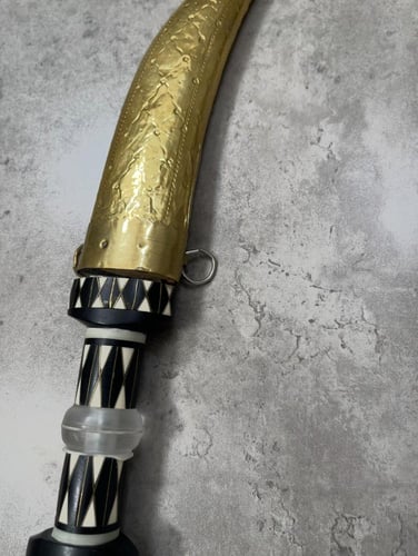 خنجر مجدلاني - وسط