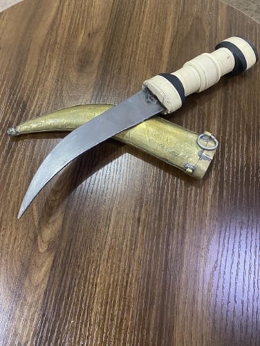 خنجر مجدلاني - وسط