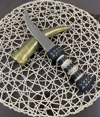 خنجر مجدلاني - وسط