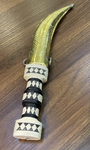 خنجر مجدلاني - وسط