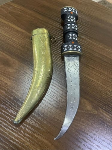 خنجر مجدلاني - وسط
