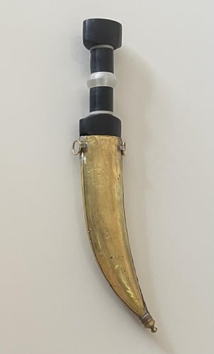 خنجر مجدلاني - وسط