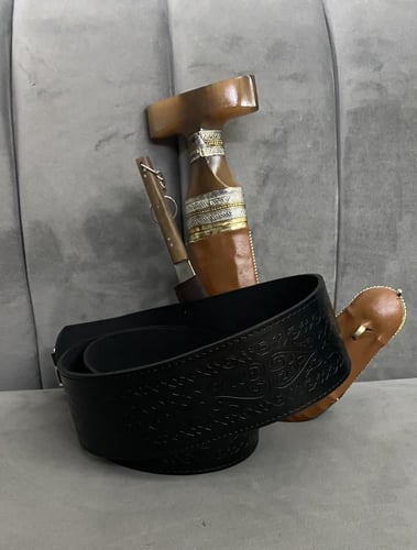 خنجر جنوبي - مع حزام