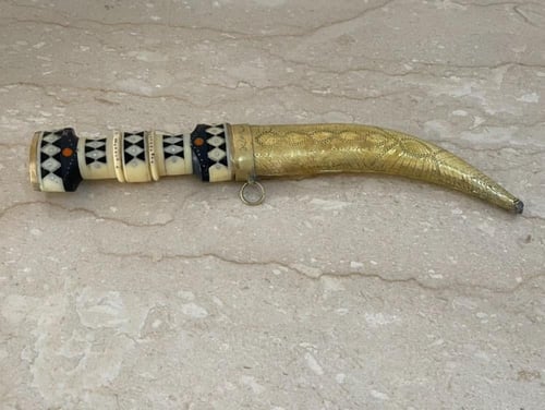 خنجر مجدلاني - وسط