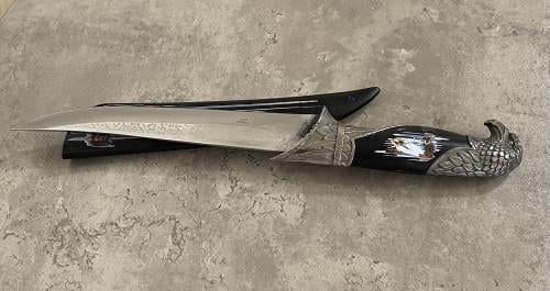 خنجر - برأس حيوان