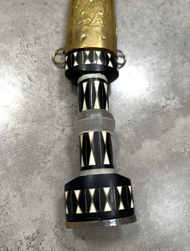 خنجر مجدلاني - وسط