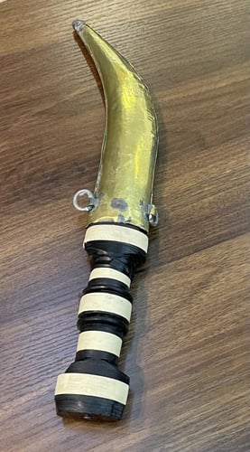 خنجر مجدلاني - وسط