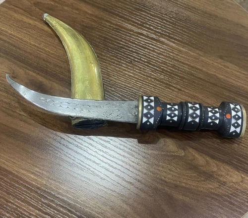 خنجر مجدلاني - وسط