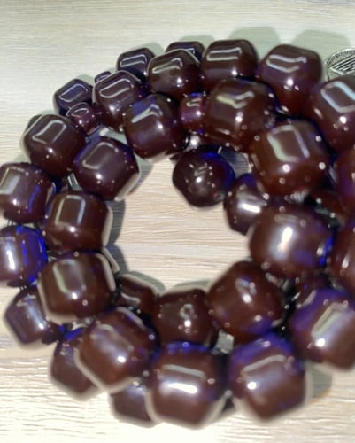 سبحه زعفرانية حرباء