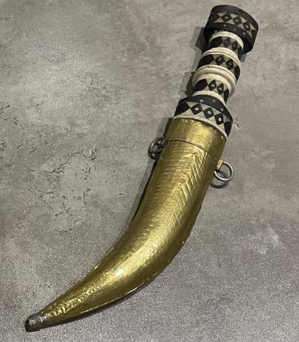 خنجر مجدلاني - وسط