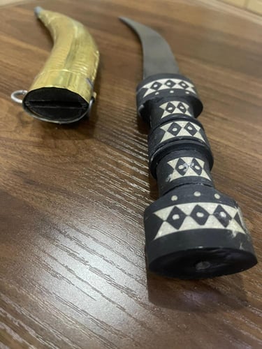 خنجر مجدلاني - وسط