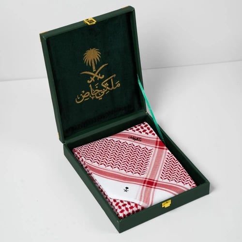 عرض شماغ ملكي خاص ابيض و الثاني هديه