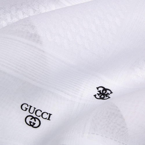 شماغ قوتشي ابيض انجليزي