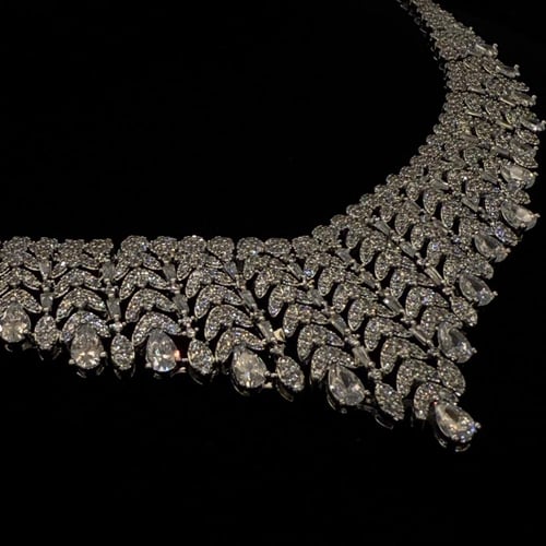 طقم زركون فاخر بتصميم مميز