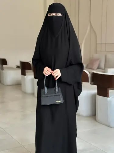 عبايه راس + طرحه ونقاب مجاناً