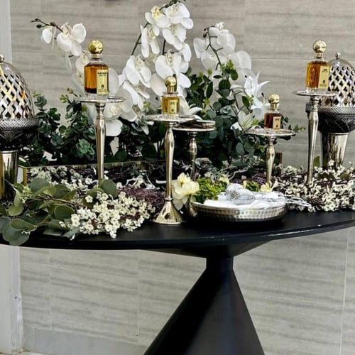 طاولة العطور والبخور