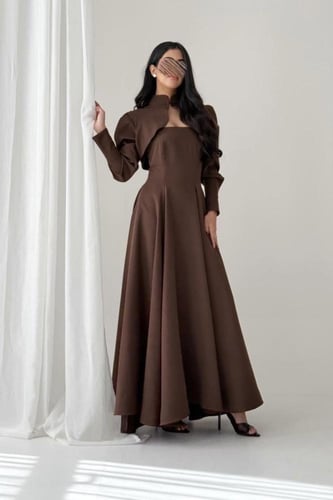 فستان بني مع جاكت انيق