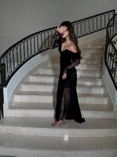 فستان اسود اوف شولدر بأكمام