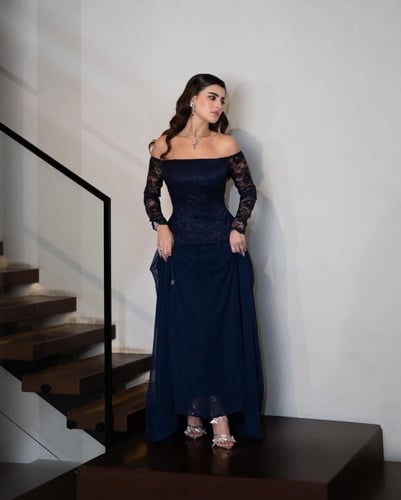 فستان كحلي دانتل انيق