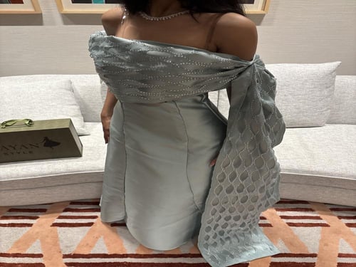 فستان سماوي فاتح