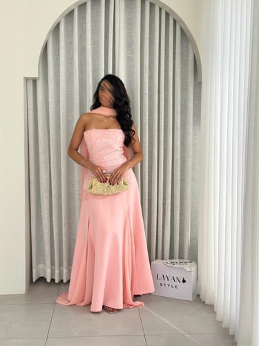 فستان بنك تطريز يدوي مع شال