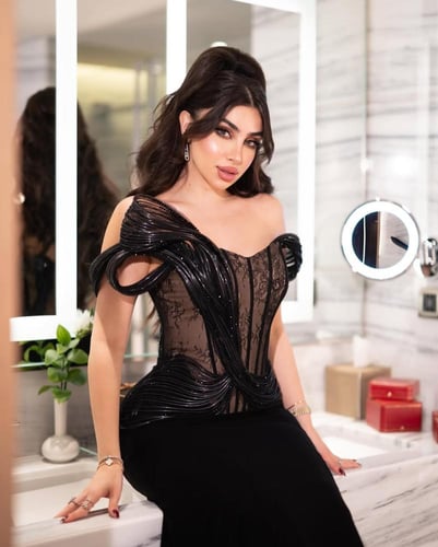 فستان سهرة أسود فاخر طويل مناسب لحفلات الأعراس وال...