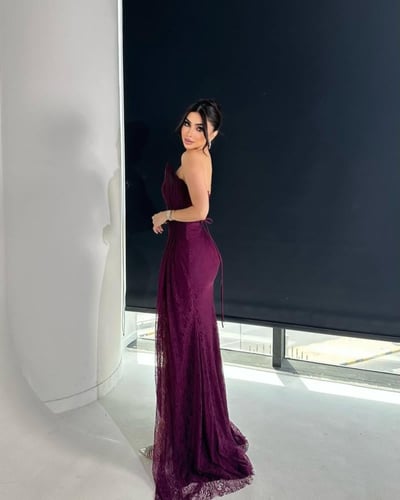 فستان عودي دانتل انيق