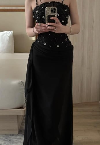 فستان اسود انيق