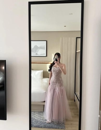 فستان لحمي سهرة