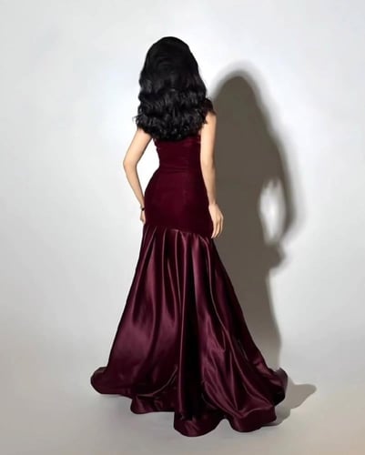 فستان ساتر بلون الاسود