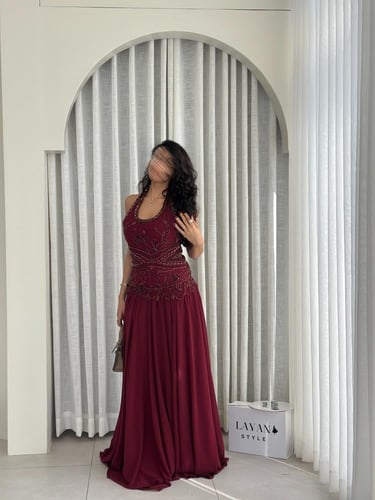 فستان عودي سهرة بتطريز يدوي