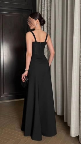 فستان اسود بلمسة دانتل انيقه