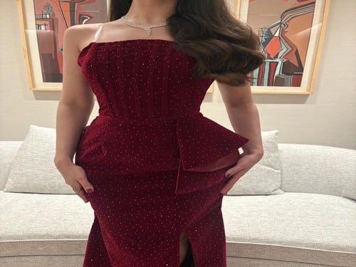 فستان برغندي لامع