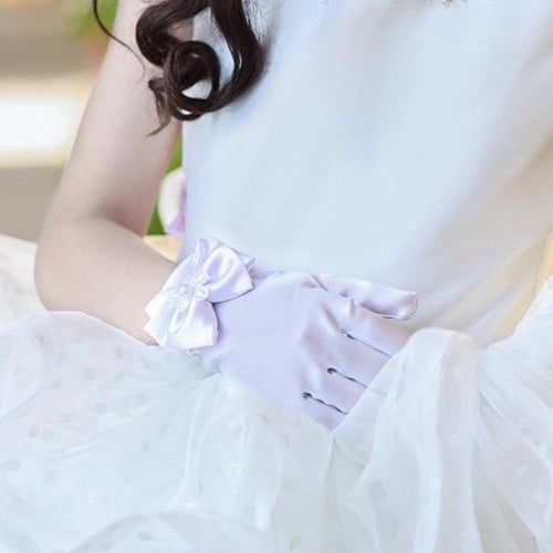 قفاز أميرات ابيض