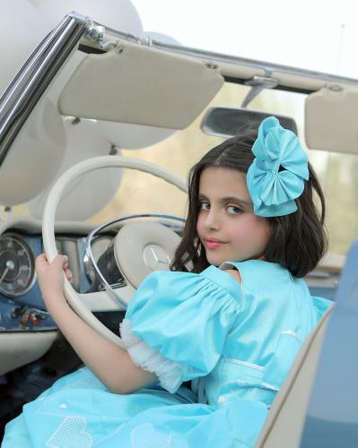 فيونكه بلون البحري الزاهي