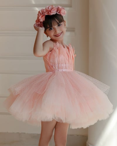 فستان لحمي مزين بريش