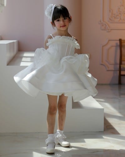 فستان ابيض راقي